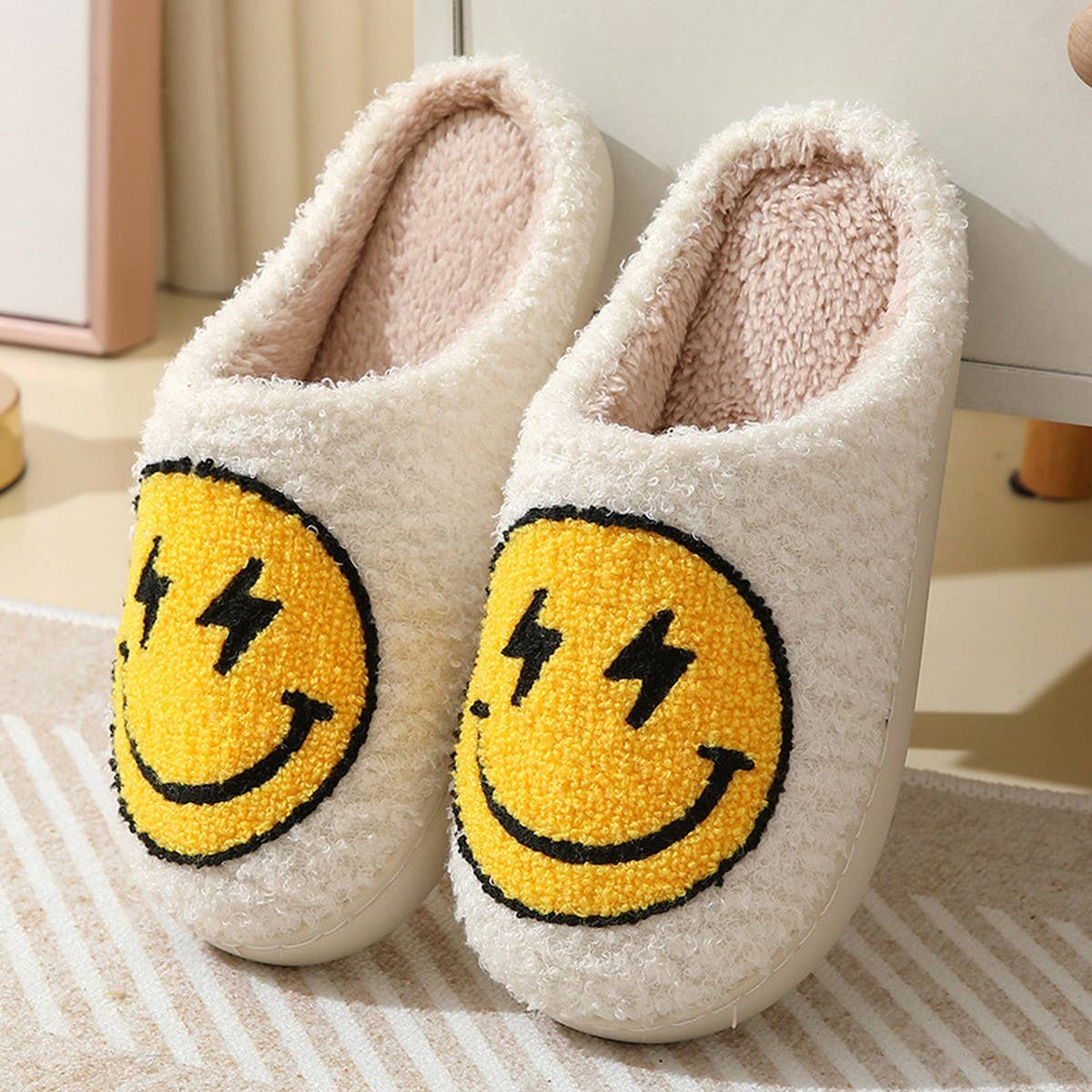 HAPPY BOLT MEMORY FOAM COWBOY SMILE FACE SLIPPERS_CWSHS0264