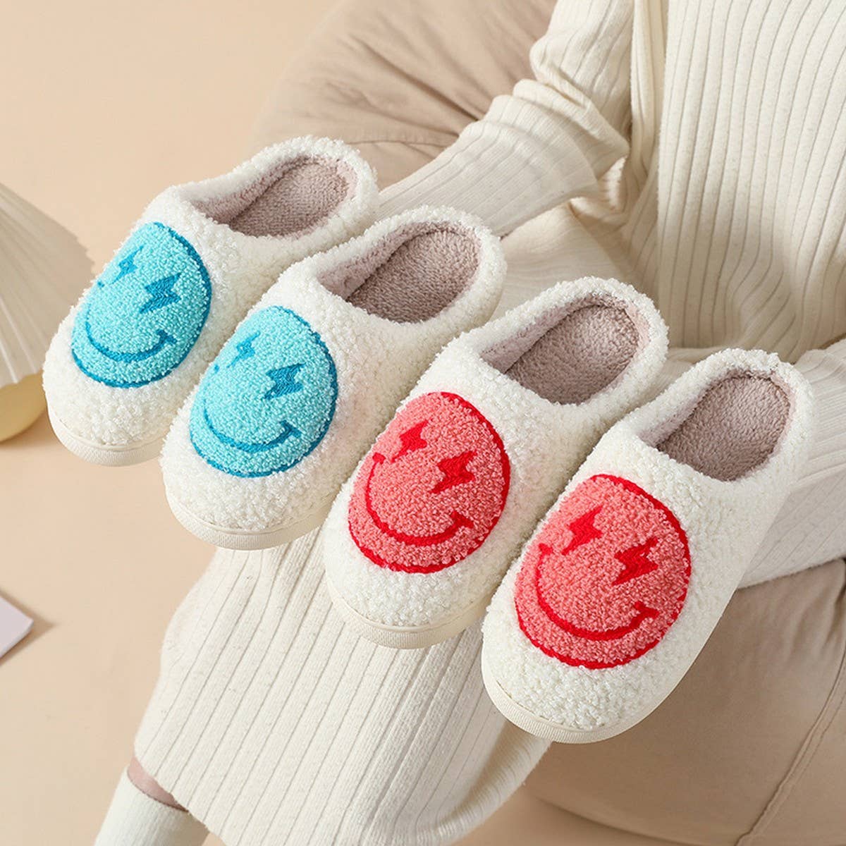 HAPPY BOLT MEMORY FOAM COWBOY SMILE FACE SLIPPERS_CWSHS0264
