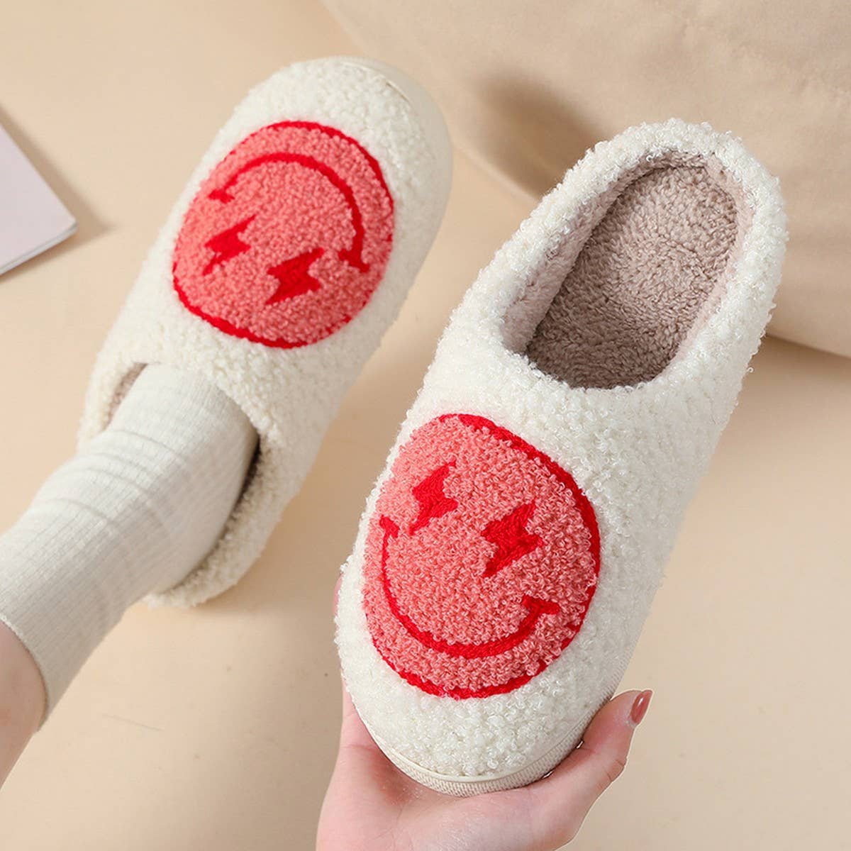 HAPPY BOLT MEMORY FOAM COWBOY SMILE FACE SLIPPERS_CWSHS0264