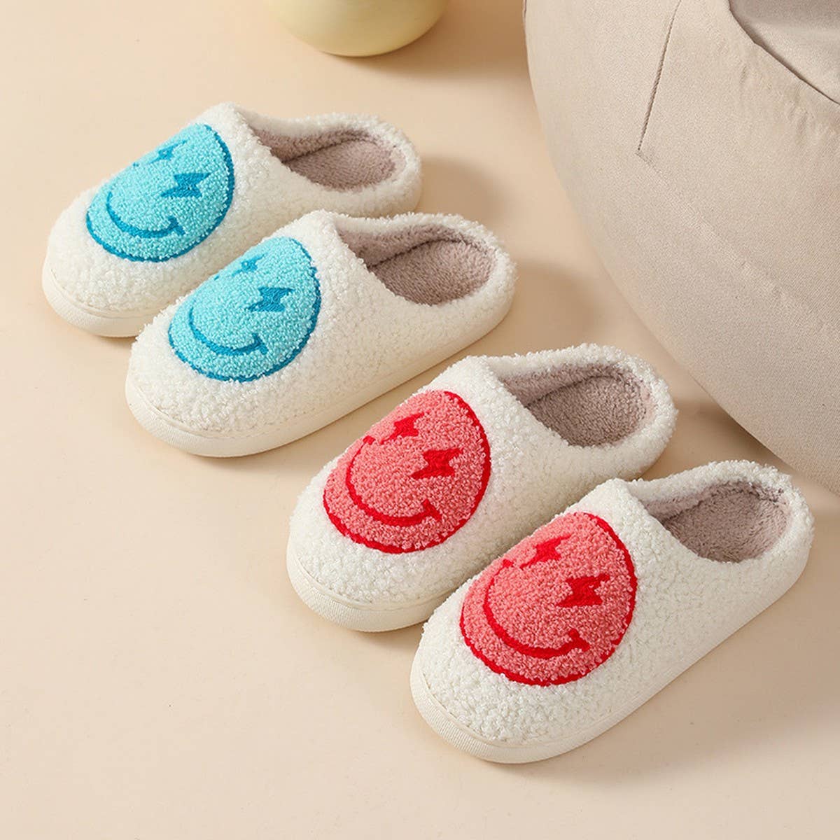 HAPPY BOLT MEMORY FOAM COWBOY SMILE FACE SLIPPERS_CWSHS0264